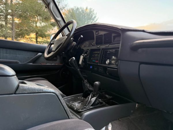 ⁦טויוטה לנד-קרוזר VX-R⁩ – תמונה ⁦7⁩
